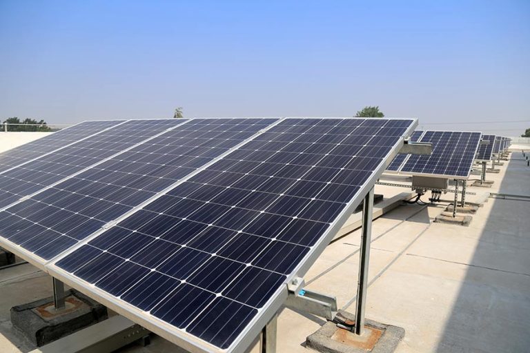 Energía Renovable en Comunidades de Vecinos: Beneficios y Requisitos para la Instalación de Placas Solares
